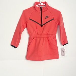 Girls Nike Tech Dress Size Medium (6)
